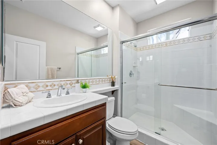 Full guest bathroom