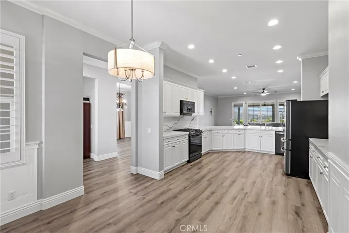 Spacious Country Kitchen with Eating Area