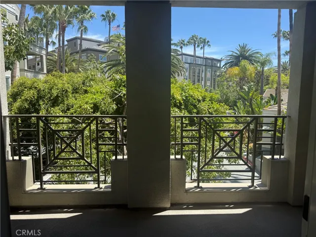 2243 Martin 217, Irvine, California 92612