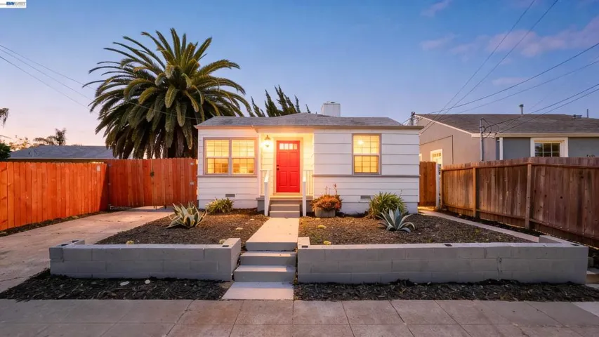 945 62nd St, Oakland, California 94608