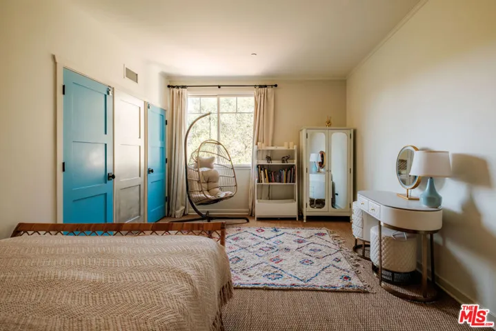 21717 Encina Road, Topanga, California 90290