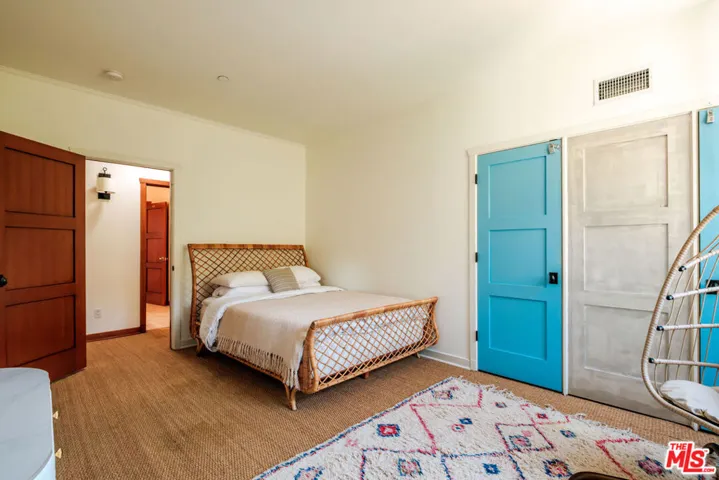 21717 Encina Road, Topanga, California 90290