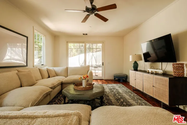 21717 Encina Road, Topanga, California 90290