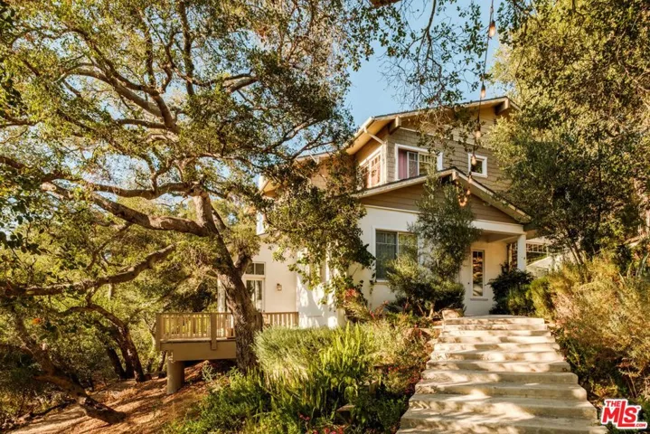 21717 Encina Road, Topanga, California 90290
