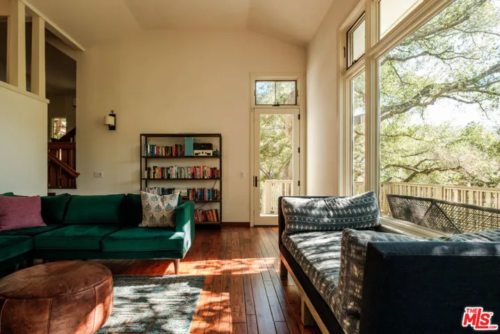 21717 Encina Road, Topanga, California 90290