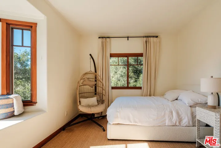 21717 Encina Road, Topanga, California 90290