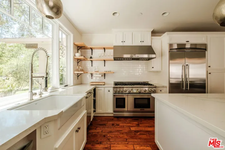 21717 Encina Road, Topanga, California 90290