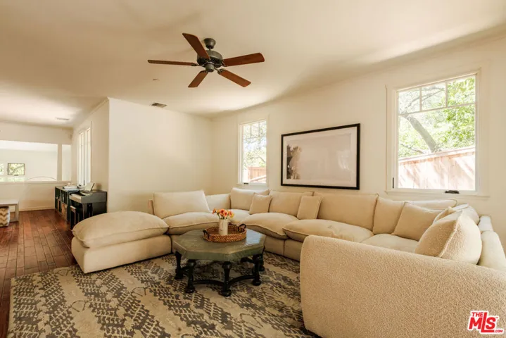21717 Encina Road, Topanga, California 90290