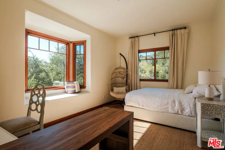 21717 Encina Road, Topanga, California 90290