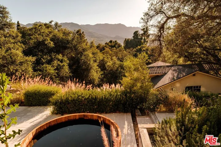 21717 Encina Road, Topanga, California 90290