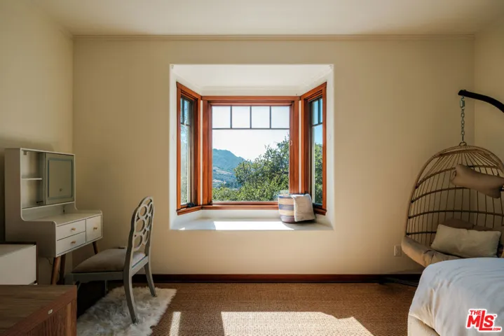 21717 Encina Road, Topanga, California 90290