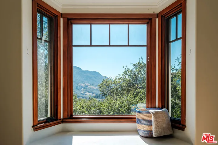 21717 Encina Road, Topanga, California 90290