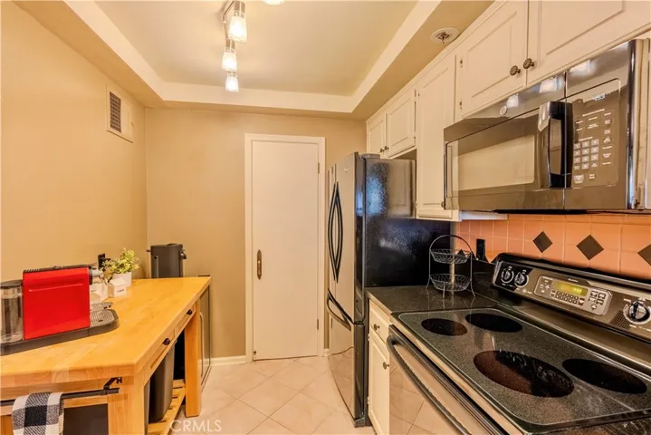 880 W 1st Street 204, Los Angeles, California 90012