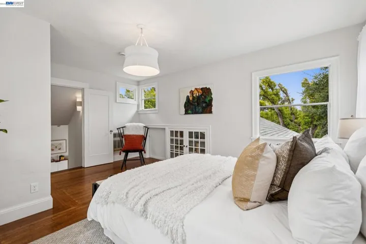 1827 Santa Clara Ave, Alameda, California 94501