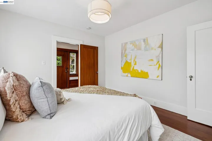 1827 Santa Clara Ave, Alameda, California 94501
