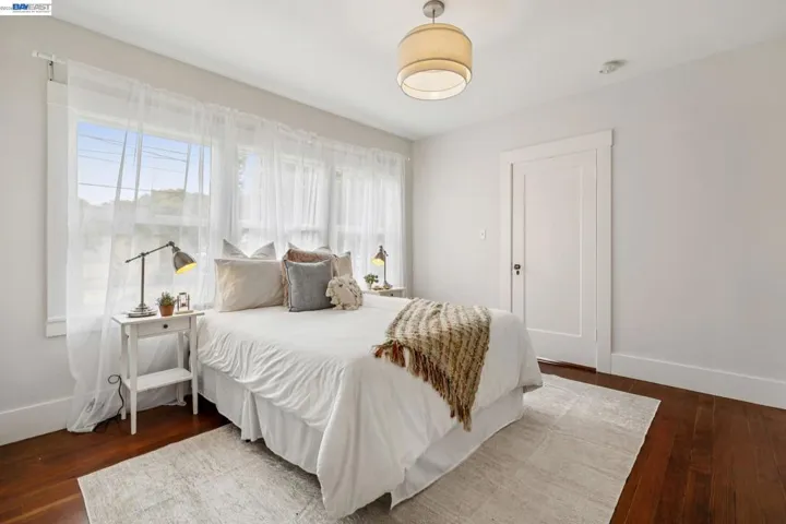 1827 Santa Clara Ave, Alameda, California 94501