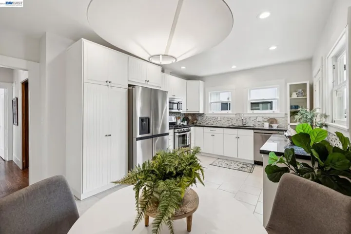 1827 Santa Clara Ave, Alameda, California 94501