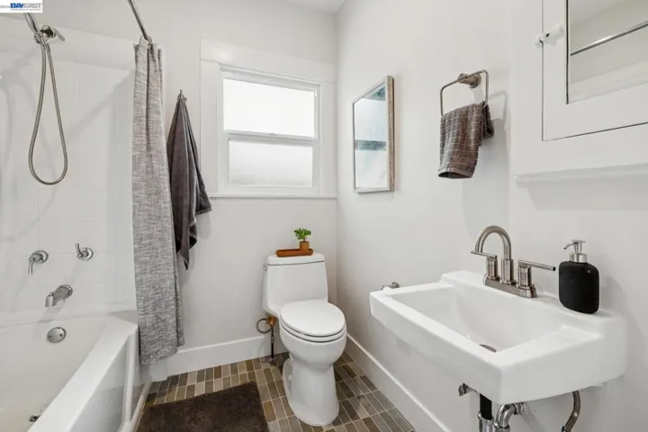 1827 Santa Clara Ave, Alameda, California 94501