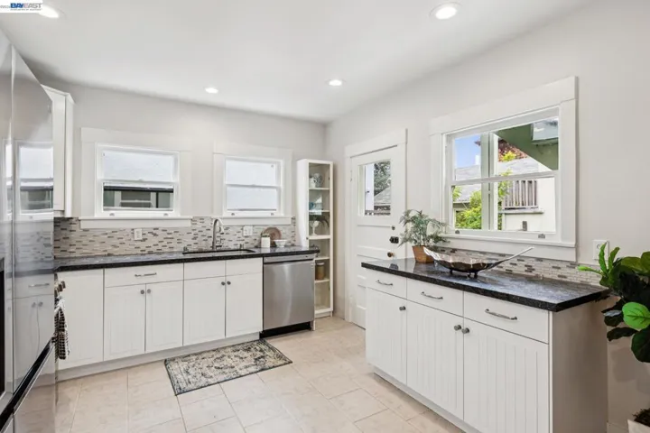 1827 Santa Clara Ave, Alameda, California 94501