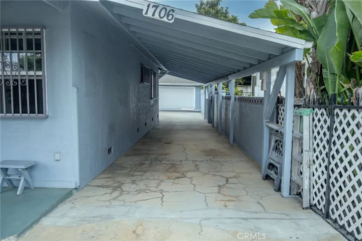 Drive Way for at least 3 cars