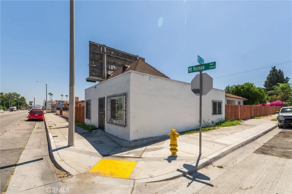 796 N Mount Vernon Avenue, San Bernardino, California 92411 — photo 4