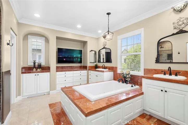 5 Franklin, Irvine, California 92620