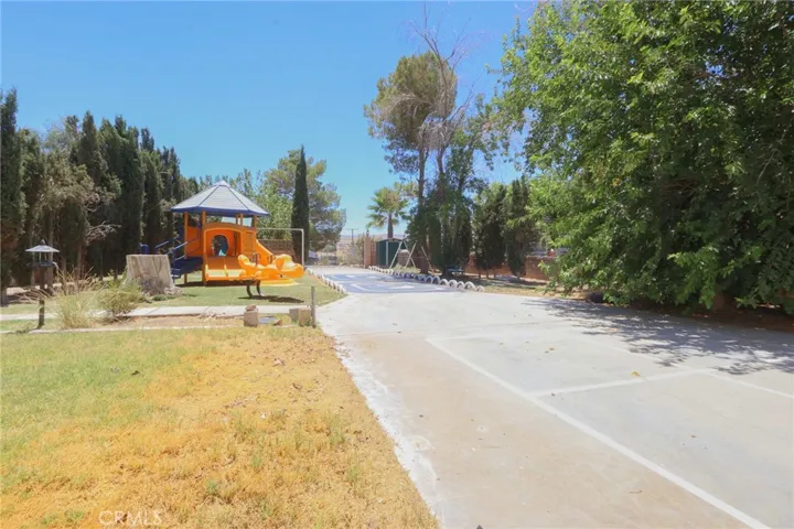 31582 Clay River Road, Barstow, California 92311