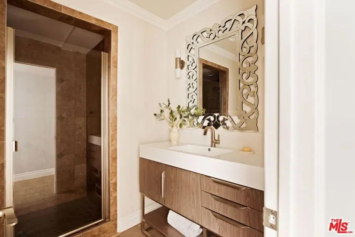5511 Alcove Avenue, Valley Village, California 91607