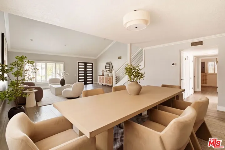 5511 Alcove Avenue, Valley Village, California 91607