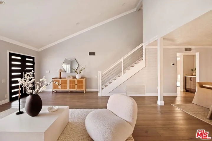 5511 Alcove Avenue, Valley Village, California 91607