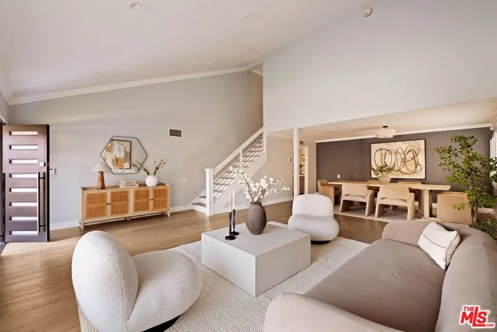 5511 Alcove Avenue, Valley Village, California 91607