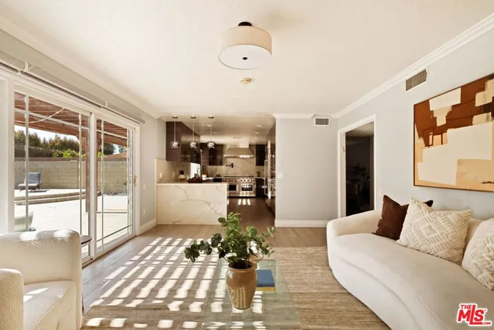 5511 Alcove Avenue, Valley Village, California 91607