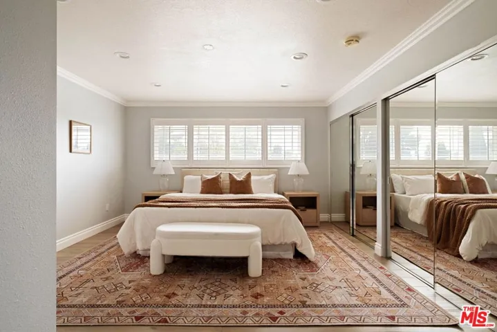 5511 Alcove Avenue, Valley Village, California 91607
