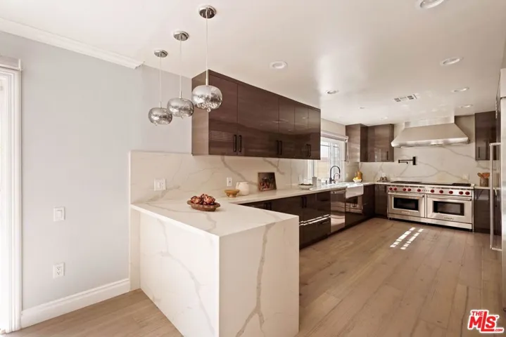5511 Alcove Avenue, Valley Village, California 91607