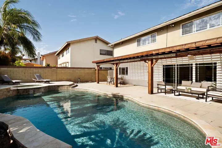 5511 Alcove Avenue, Valley Village, California 91607