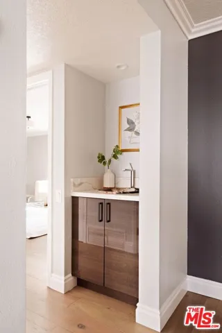 5511 Alcove Avenue, Valley Village, California 91607