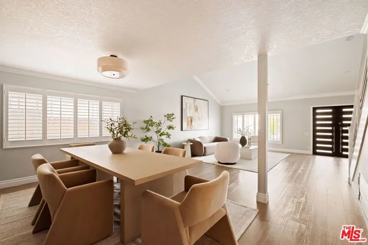 5511 Alcove Avenue, Valley Village, California 91607