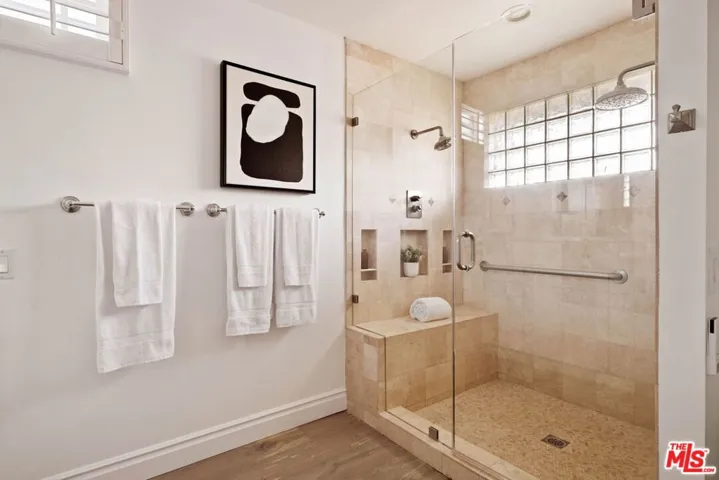 5511 Alcove Avenue, Valley Village, California 91607