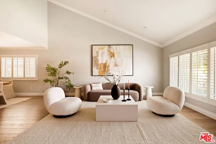 5511 Alcove Avenue, Valley Village, California 91607