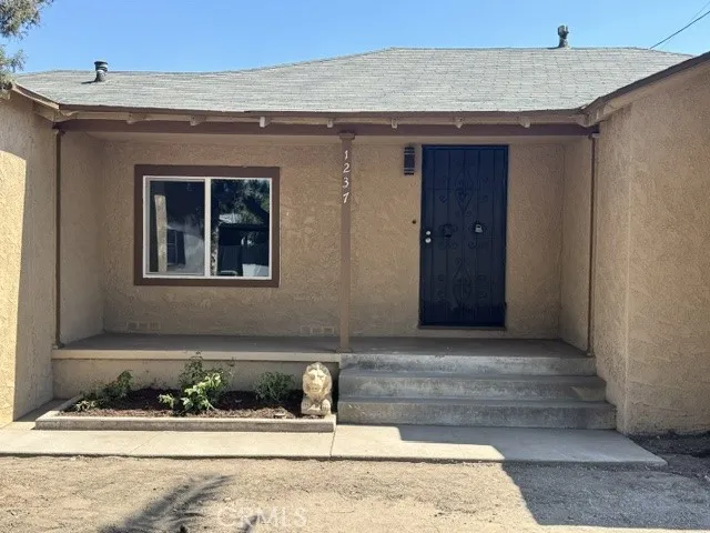 1237 Roxbury, San Bernardino, California 92404