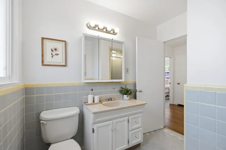 2229 Howard Avenue, San Carlos, California 94070