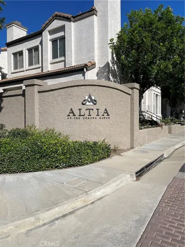 1048 Explanada 102, Corona, California 92879