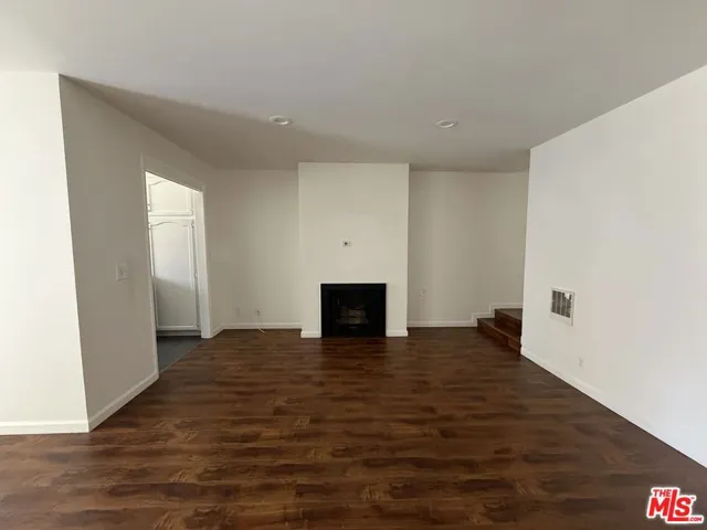 1337 N Sierra Bonita Avenue 204, Los Angeles, California 90046