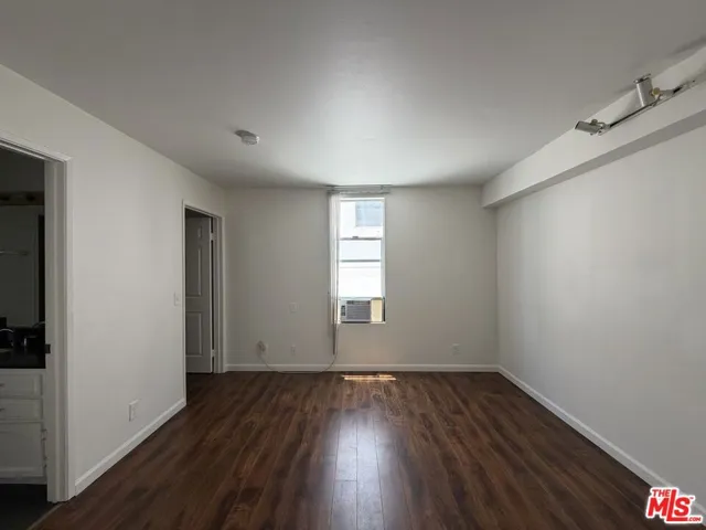 1337 N Sierra Bonita Avenue 204, Los Angeles, California 90046