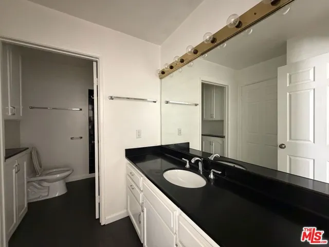 1337 N Sierra Bonita Avenue 204, Los Angeles, California 90046