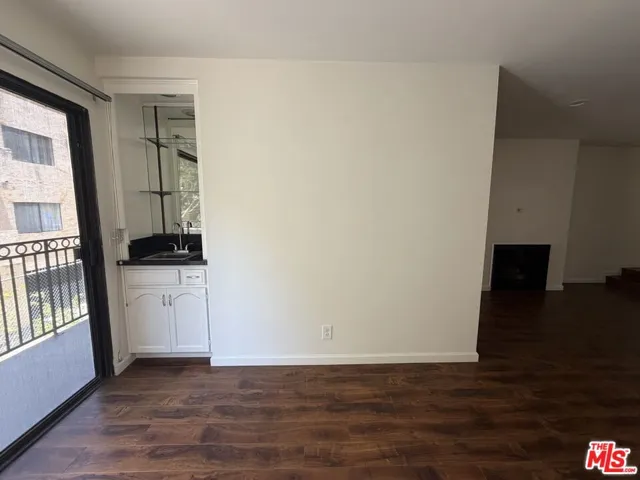 1337 N Sierra Bonita Avenue 204, Los Angeles, California 90046