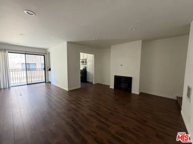 1337 N Sierra Bonita Avenue 204, Los Angeles, California 90046