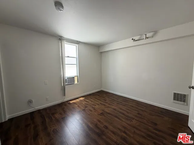 1337 N Sierra Bonita Avenue 204, Los Angeles, California 90046
