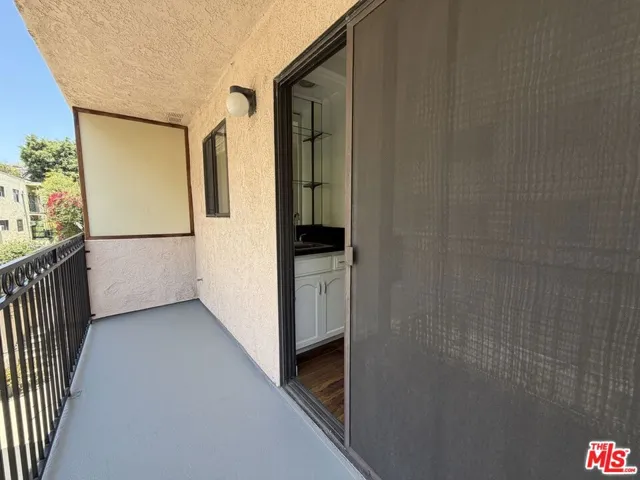 1337 N Sierra Bonita Avenue 204, Los Angeles, California 90046