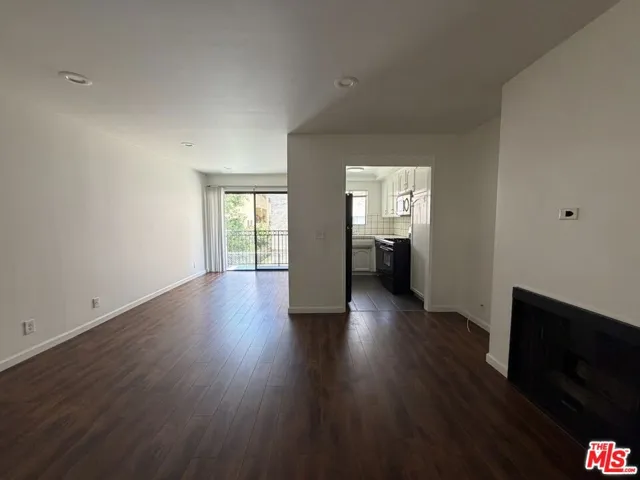 1337 N Sierra Bonita Avenue 204, Los Angeles, California 90046